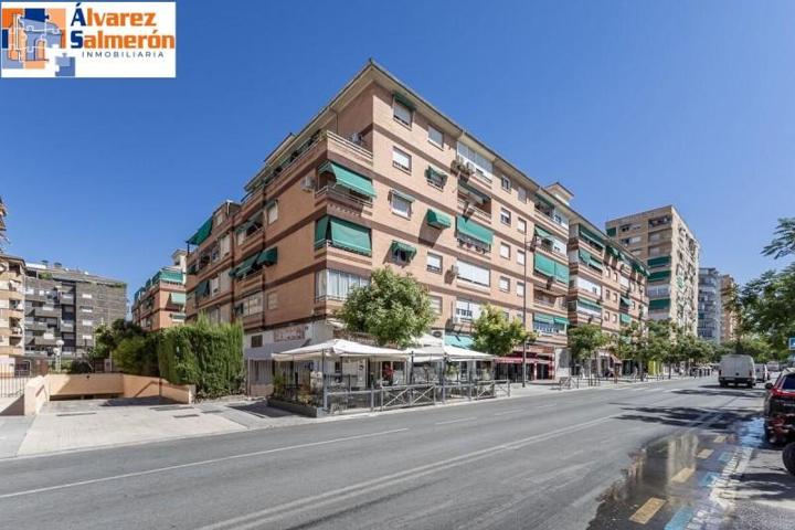 Piso en venta en Granada, Zaidin photo 0