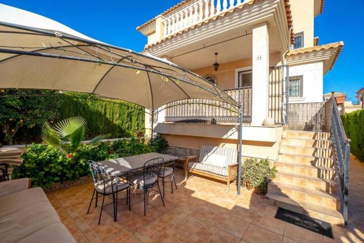 Chalet en venta en Orihuela Costa, Los Altos photo 0