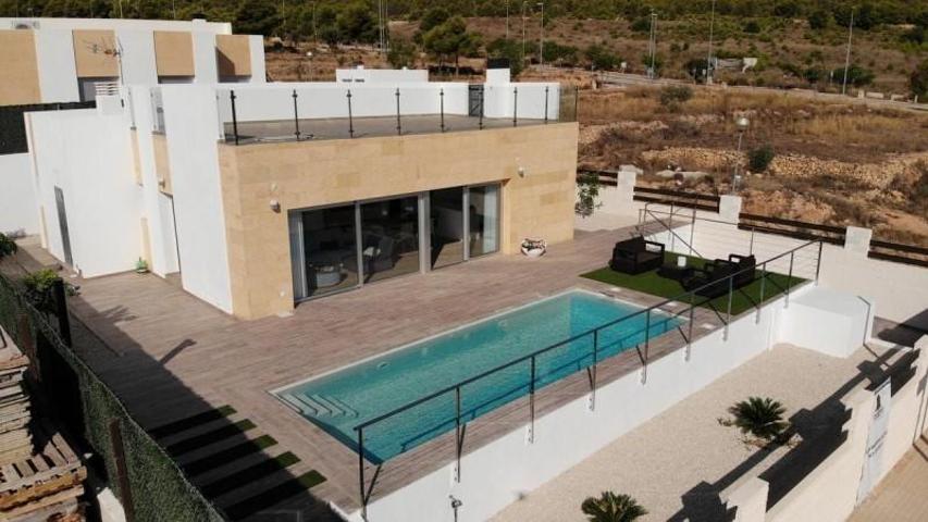 Casa en venta en Polop, Comunidad valenciana photo 0