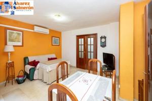 Piso en venta en Granada, Alhamar photo 0