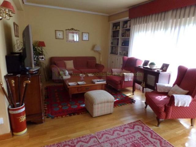 Chalet en venta en Lardero, Villapatro photo 0