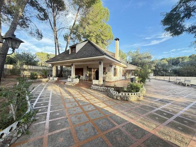 Chalet en venta en Alzira photo 0