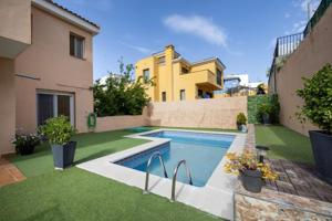 Chalet en venta en Zubia, Altos de la zubia photo 0