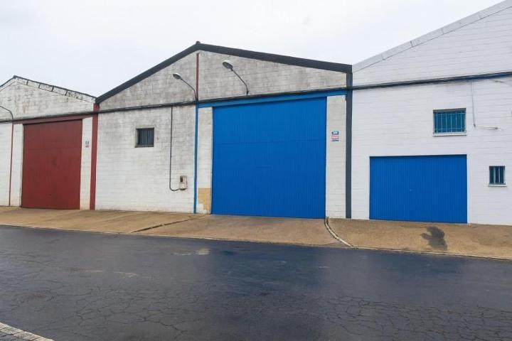 Nave industrial en venta en Huelva, Nuevo Parque - Los Rosales - Tráfico Pesado photo 0
