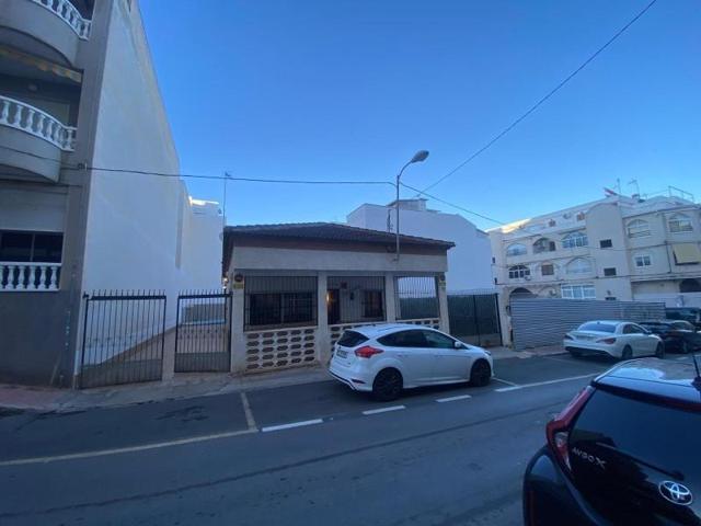 Chalet en venta en Torrevieja, Playa del cura photo 0