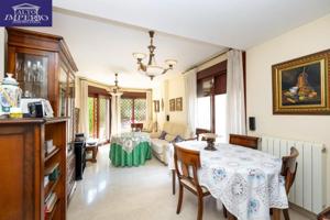 Chalet en venta en Granada, Acceso a la Alhambra photo 0