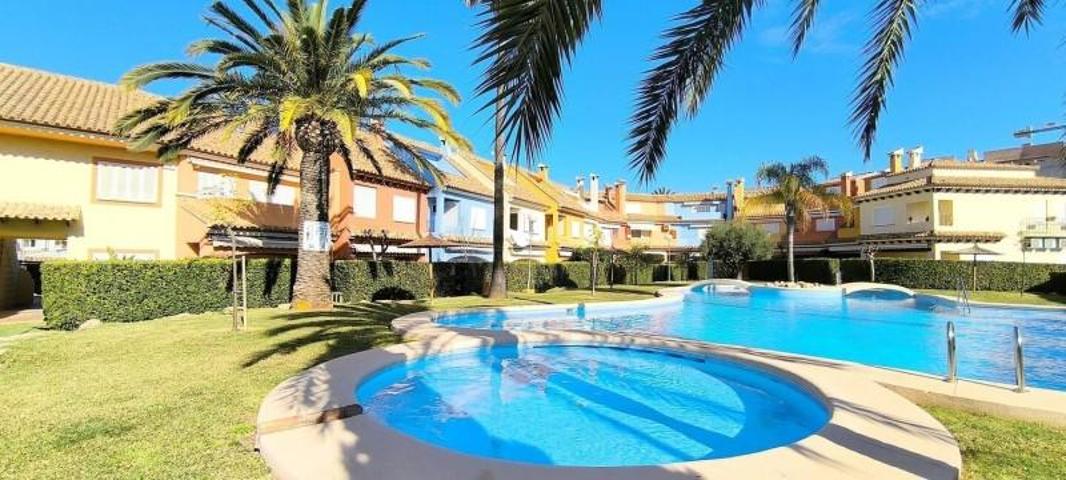 Adosada en venta en Denia, Las Marinas photo 0