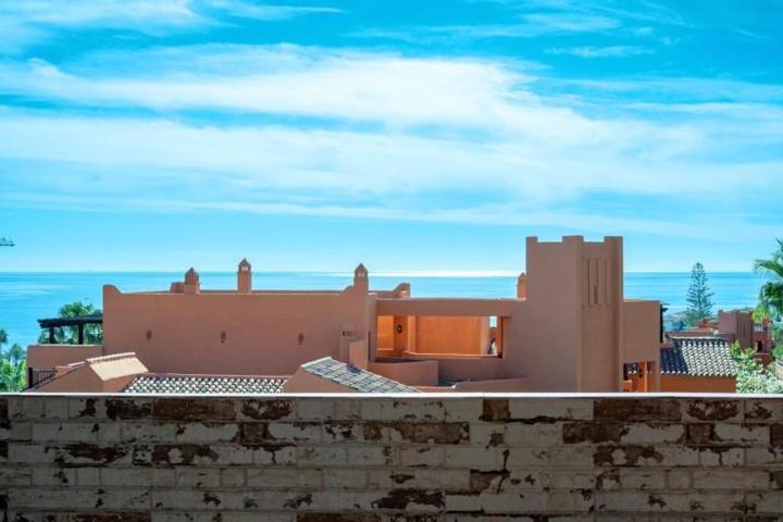 Aticos en venta en Estepona, Torre de la Sal, 29693 photo 0