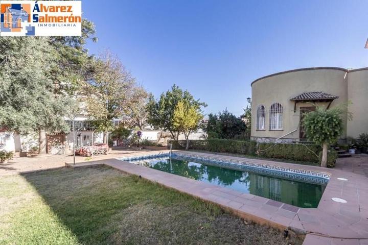 Chalet en venta en Las Gabias, Urb. Los Chopos photo 0