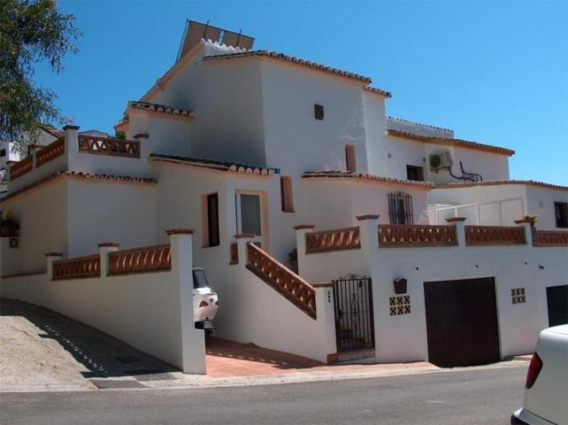 Adosada en venta en Mijas Costa, Calahonda - Calypso photo 0