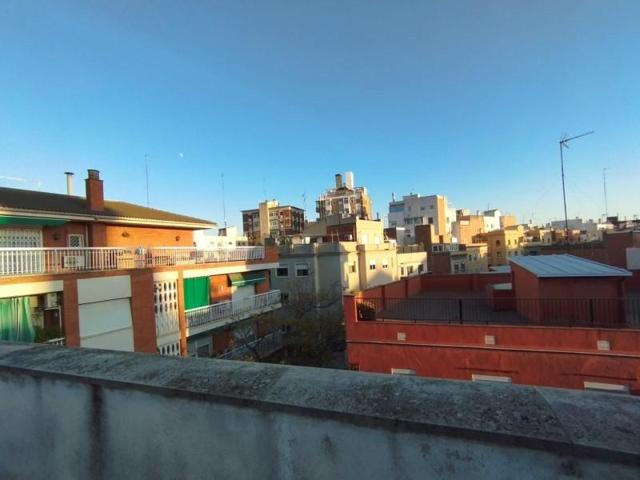 Piso en venta en Barcelona, El Guinardó photo 0