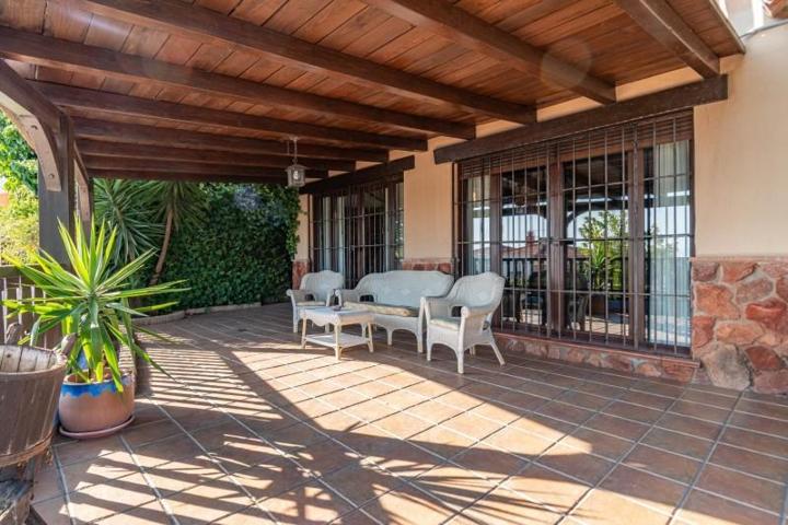 Chalet en venta en Cenes de la Vega, Cerro del oro photo 0