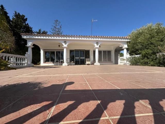 Bungalow en venta en Estepona, Paraiso-Barronal photo 0