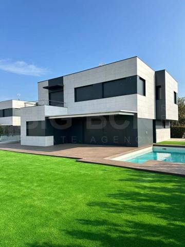 Chalet en venta en Sant Andreu de Llavaneres, Canafort - El Punto photo 0