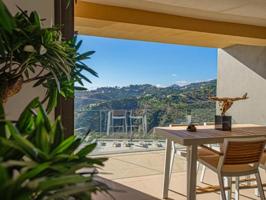 Apartamento en venta en Benahavís photo 0