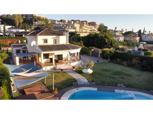 Chalet en venta en Marbella photo 0