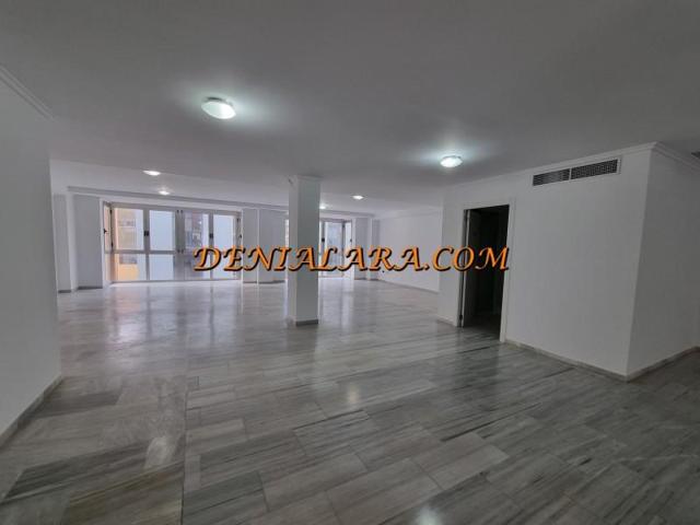 Oficina en alquiler en Denia photo 0