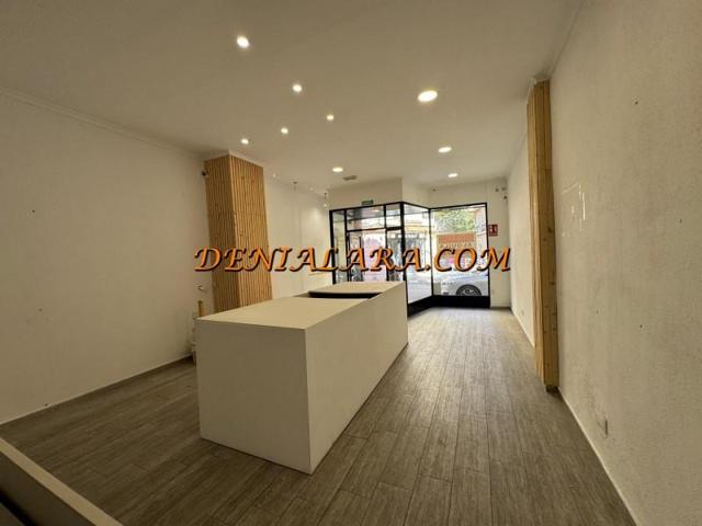 Local comercial en alquiler en Denia photo 0