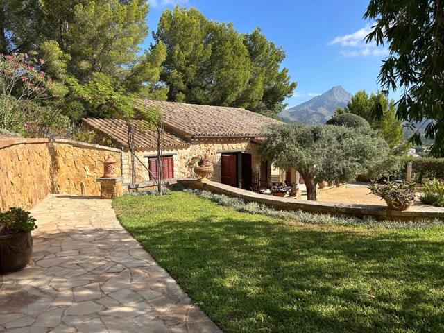 Casa en alquiler en Calvia, Es Capdella photo 0