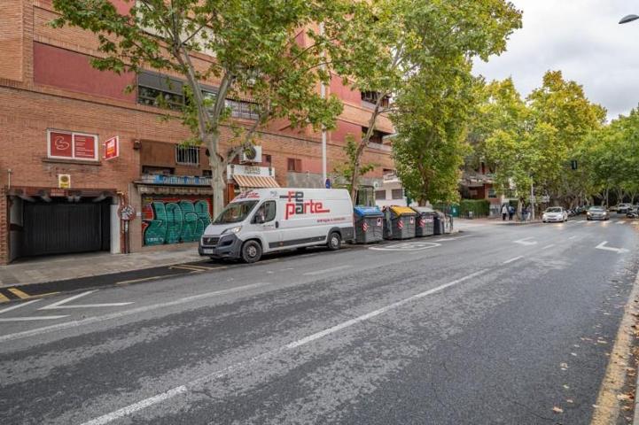 Garaje en venta en Granada, Plaza de toros photo 0