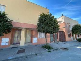 Adosada en venta en Rociana del Condado, El Condado photo 0