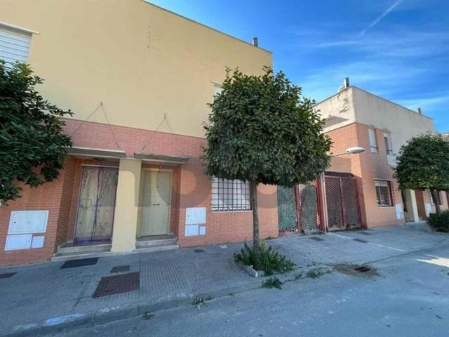 Adosada en venta en Rociana del Condado, El Condado photo 0