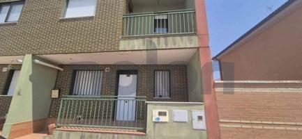 Adosada en venta en Nava del Rey, Tierra de Medina photo 0