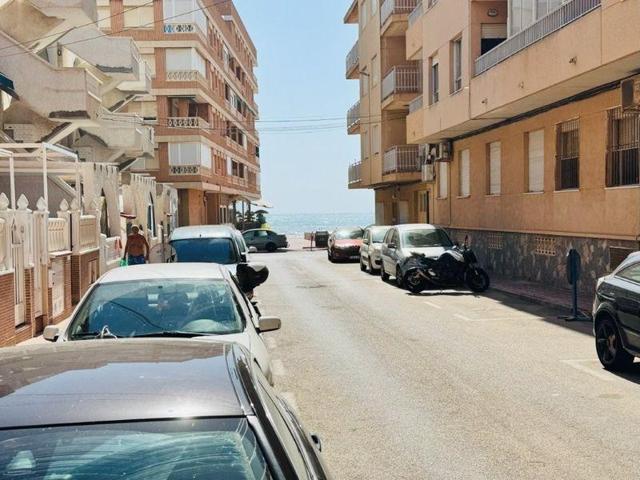 Apartamento en venta en Torrevieja, La Mata photo 0