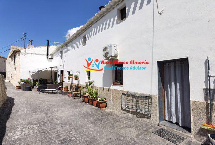 Casa con terreno en venta en Cúllar, Las Vertientes photo 0