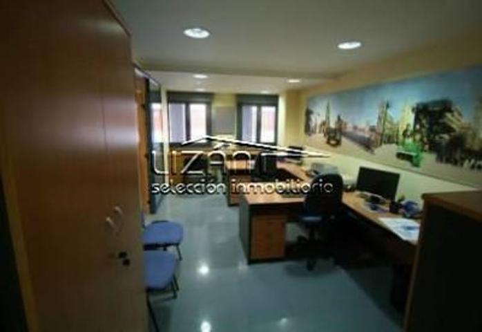 Oficina en venta en Oviedo, Oviedo photo 0