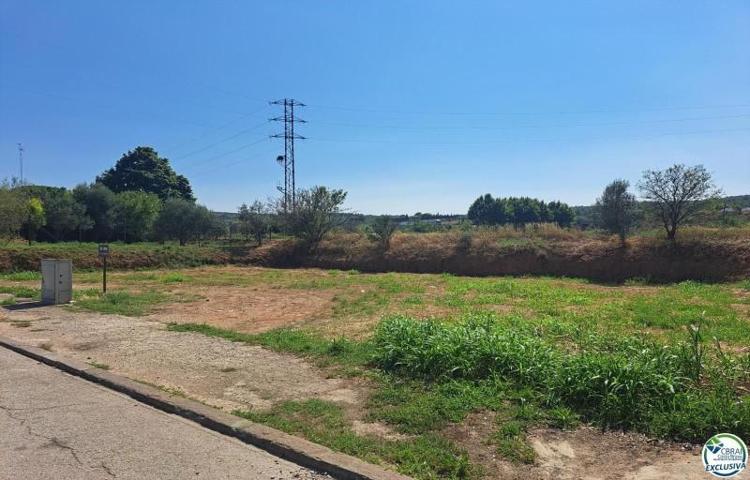 Terreno en venta en Llers photo 0