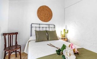 Casa con terreno en venta en Torrox photo 0