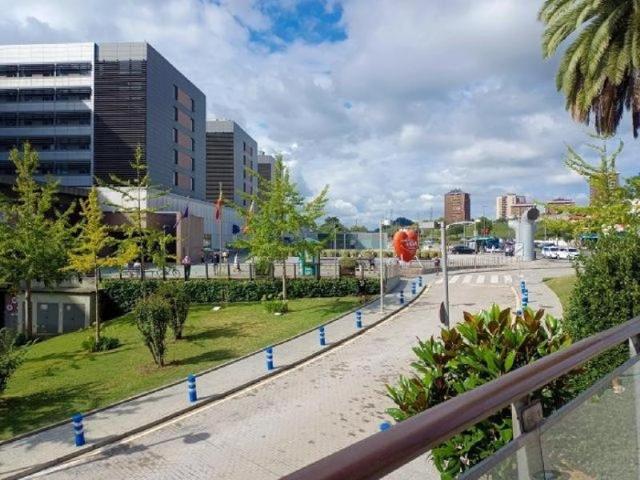 Local comercial en venta en Santander, Cuatro Caminos-Valdecilla photo 0
