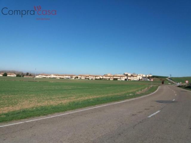 Terreno en venta en Hontanares de Eresma, En el pueblo photo 0