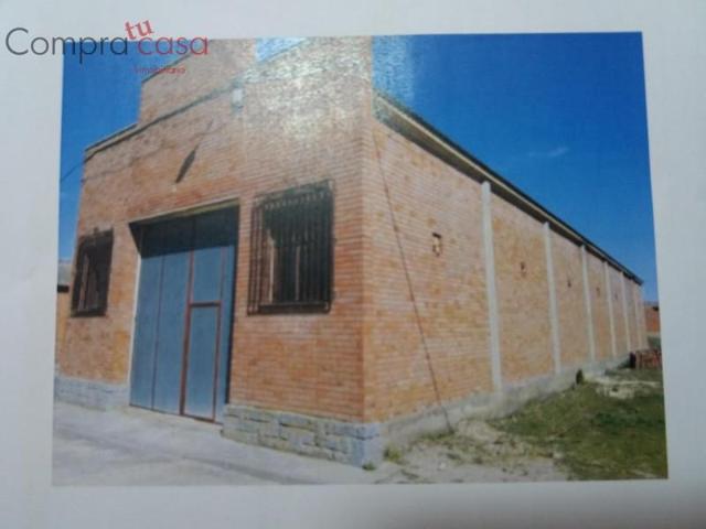 Nave industrial en venta en Gómezserracín, Gomezserracín photo 0