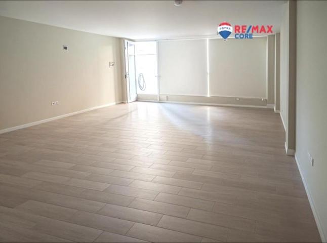 Local comercial en venta en Badajoz, Valdepasillas photo 0