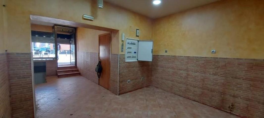 Local comercial en venta en Madrid, Ascao photo 0
