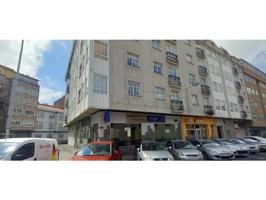 Local comercial en venta en Ferrol photo 0