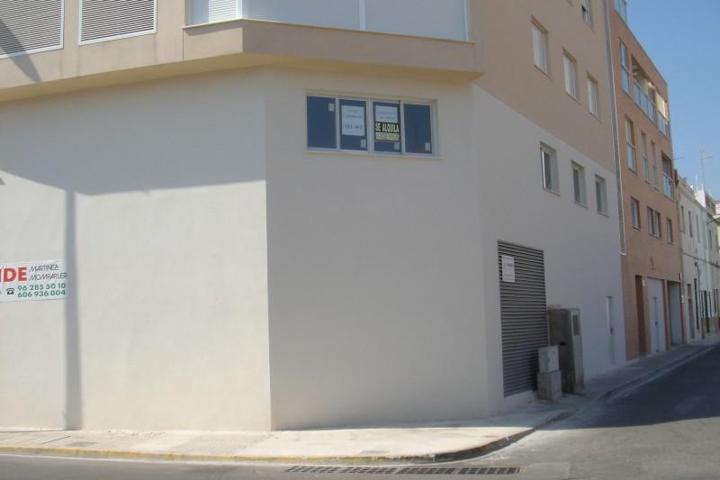 Local comercial en venta en Oliva, Casco urbano photo 0