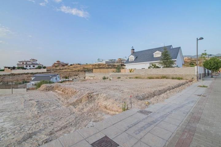 Terreno en venta en Zubia, Centro photo 0