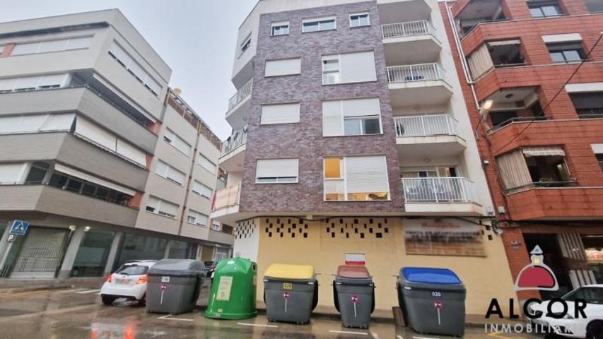 Local comercial en venta en Benicarló, Centro photo 0