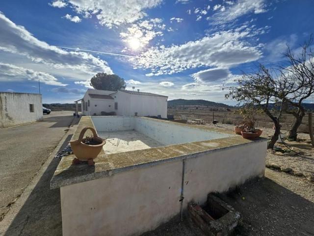 Chalet en venta en Monovar-Monover photo 0