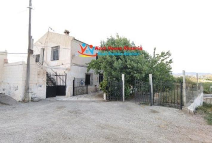 Casa con terreno en venta en Albox, Albox photo 0