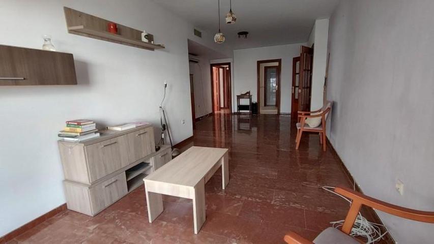 Piso en alquiler en Baena, Centro-Ensanche photo 0