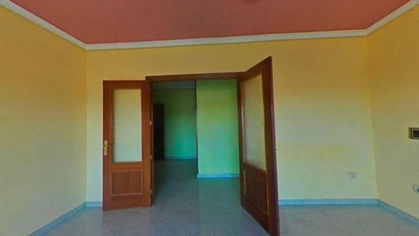 Piso en venta en Villacarrillo, Andalucia photo 0