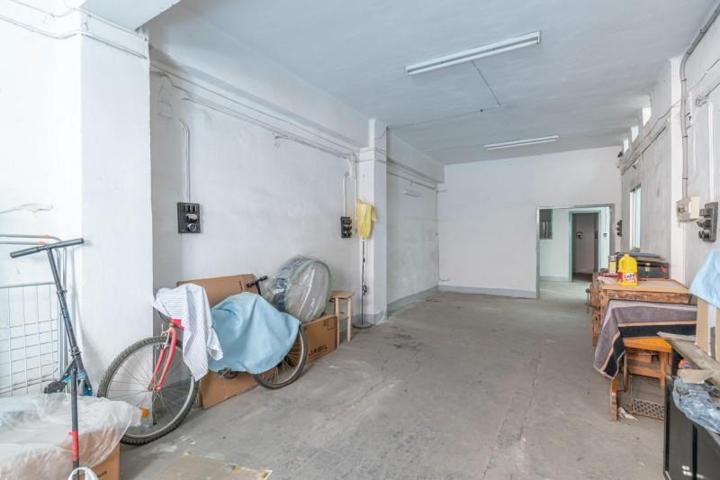 Local comercial en venta en Granada, Zaidin photo 0