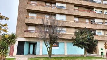 Local comercial en venta en Venta de Baños, Sangar photo 0