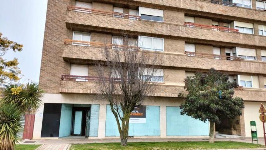 Local comercial en venta en Venta de Baños, Sangar photo 0