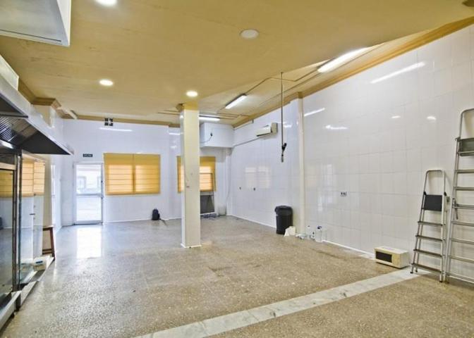Local comercial en venta en Motril, A 5 minutos del centro photo 0
