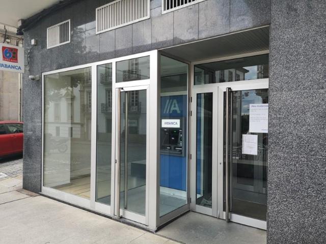 Local comercial en venta en Ferrol photo 0